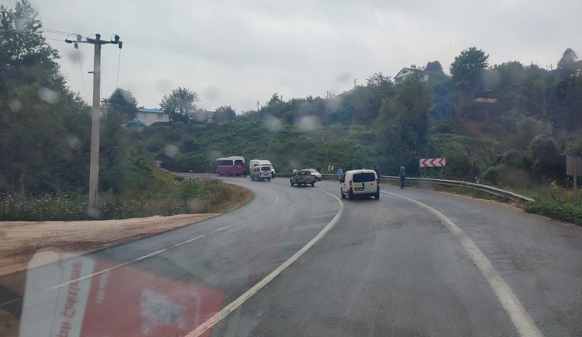  D-140 karayolunda yolcu otobüsüyle tır çarpıştı: 4 yaralı