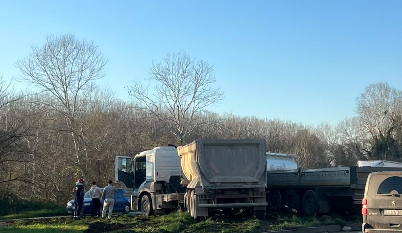 D-140’da tırlar çarpıştı