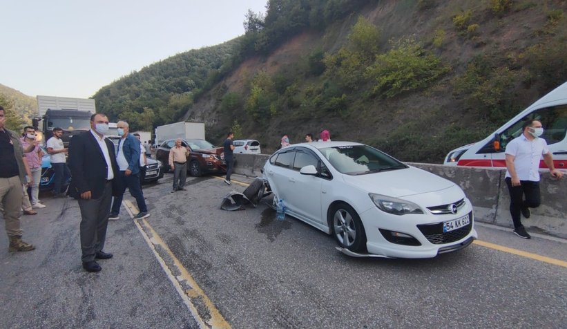 D-650'de ambulansın da karıştığı kaza: 12 yaralı