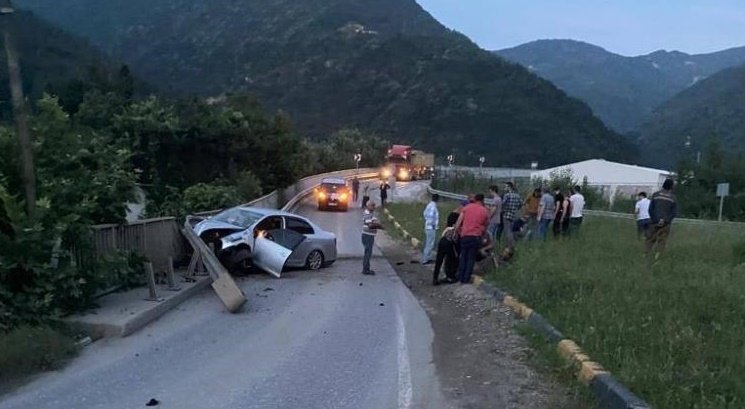 D-650'de feci kaza: 2 yaralı