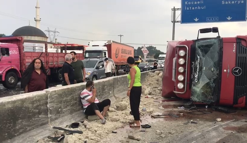 D-650'de peş peşe kazalar