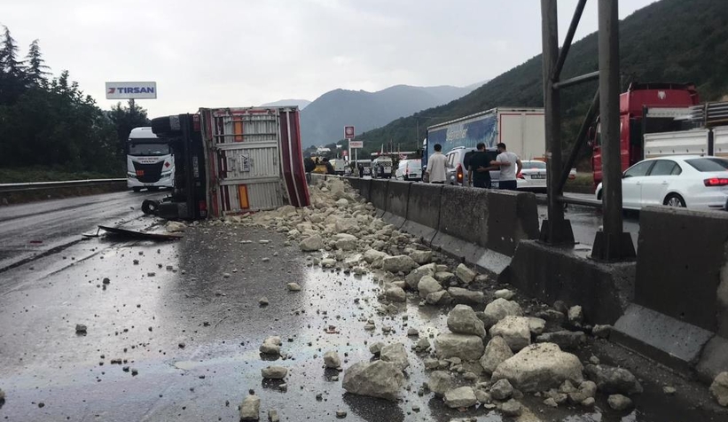 D-650'de peş peşe kazalar