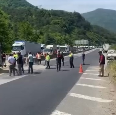d-650-de-tahil-yuklu-tir-devrildisxv4zln5ml