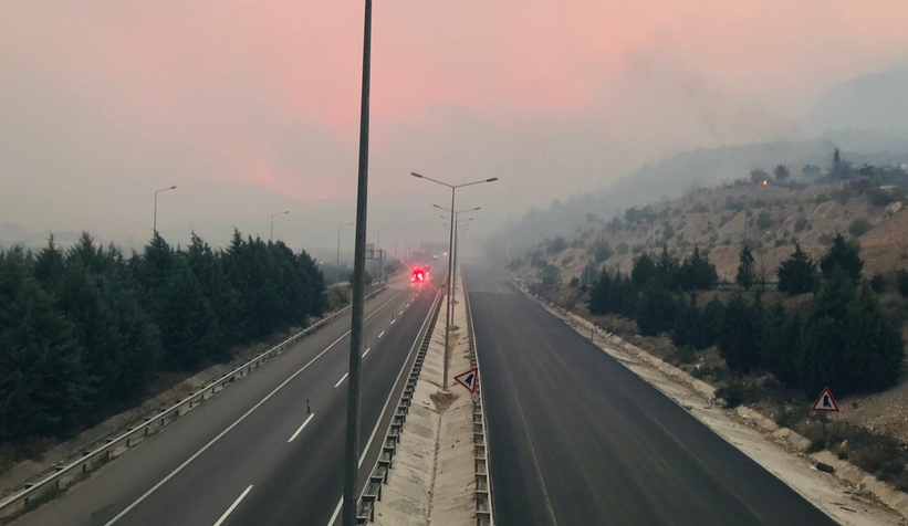 D-650 karayolu alevler nedeniyle ulaşıma kapatıldı