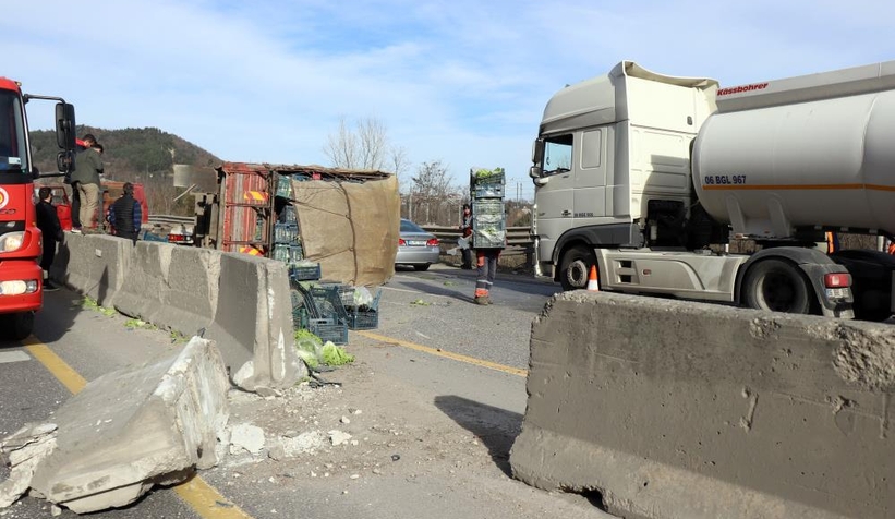 D-650 karayolunu kilitleyen kaza