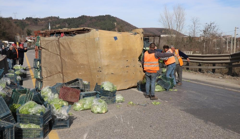 D-650 karayolunu kilitleyen kaza