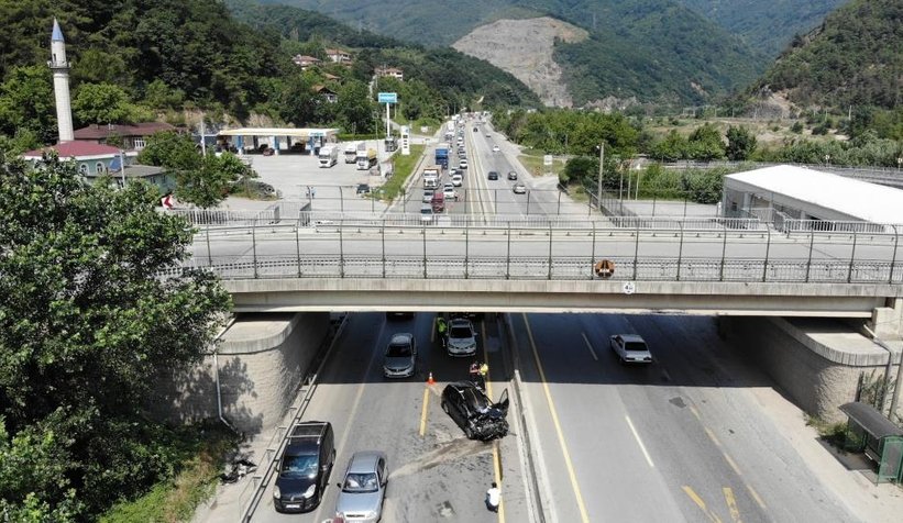 D-650'yi kilitleyen kaza: 3 yaralı