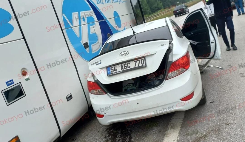 d100-de-kaza-bariyerlere-ve-iki-araca-carparak-durabildi-1-yaraliawtrmg4zc1