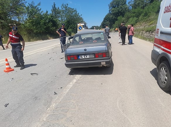 d140-karayolu-beldibi-nde-korkutan-kaza-2-yaralin1jnck03sj