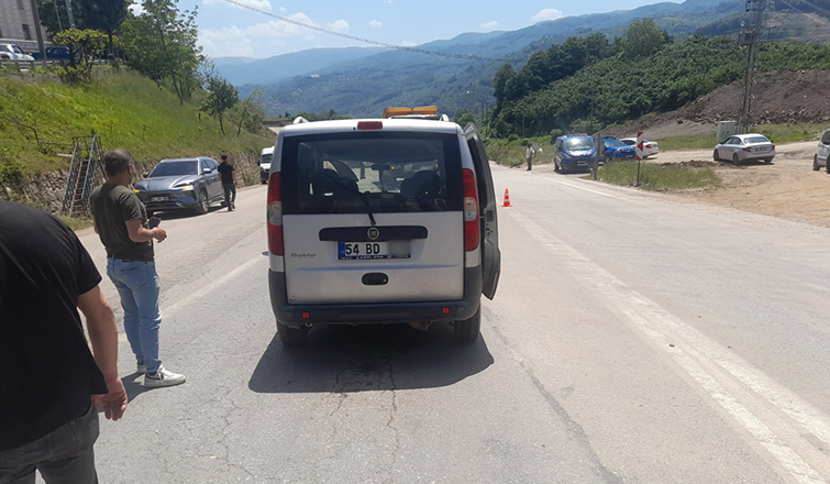 d140-karayolu-beldibi-nde-korkutan-kaza-2-yaralin1jnck03sj