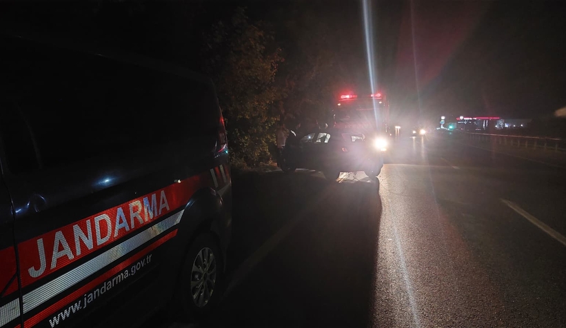 D140'ta Şarampole Uçan Otomobilde Aile Dehşeti! 3 Kişi Yaralandı