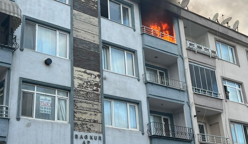 daire-alevlere-teslim-oldu-2-cocuk-dumandan-etkilendiovhjqnc5rl