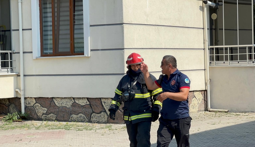 Dairede çıkan yangın paniğe neden oldu