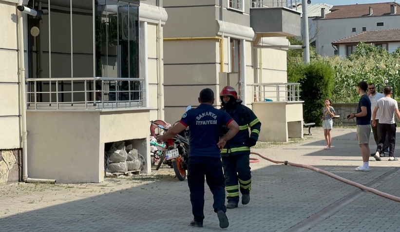 Dairede çıkan yangın paniğe neden oldu