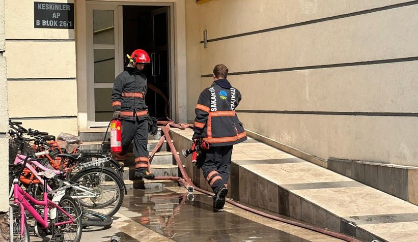 Dairede çıkan yangın paniğe neden oldu