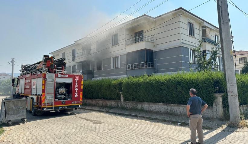 Dairede çıkan yangın paniğe neden oldu