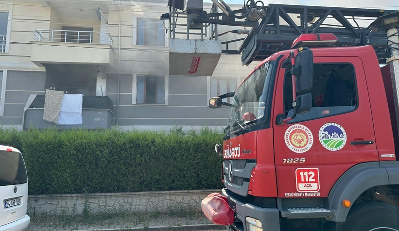 Dairede çıkan yangın paniğe neden oldu