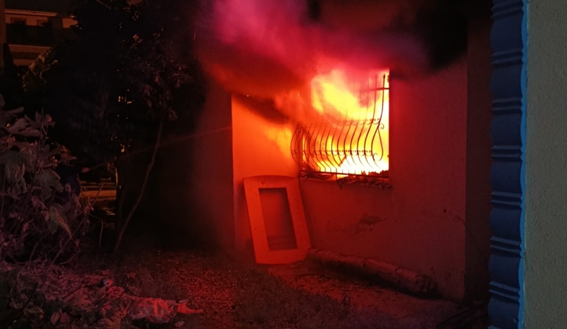 dairede-korku-dolu-anlar-yanginda-1-bebek-hafif-yaralandi-digeri-dumandan-etkilendiqwzizwvwdg