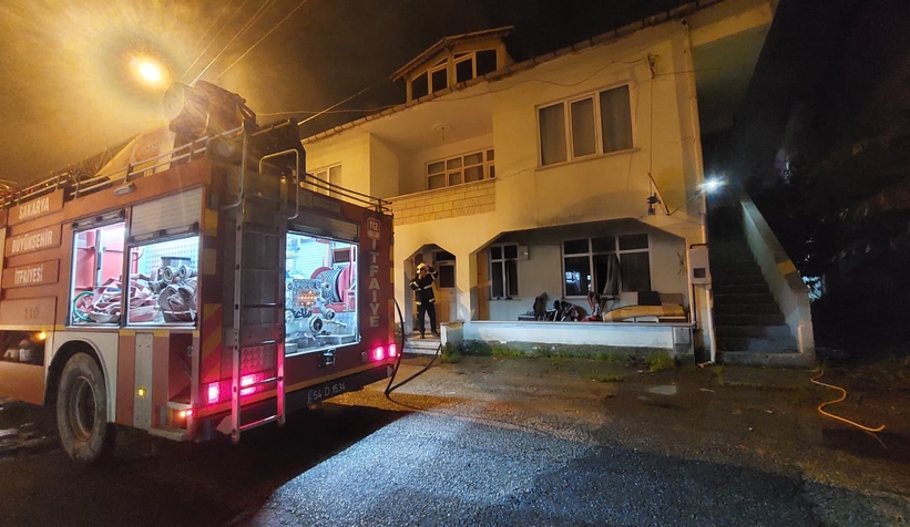 dairede-korku-dolu-anlar-yanginda-1-bebek-hafif-yaralandi-digeri-dumandan-etkilendiqwzizwvwdg