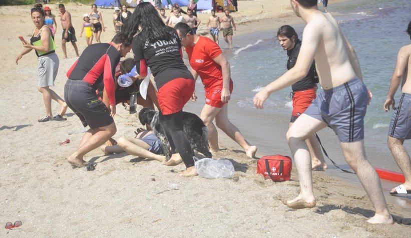 Dalgalara kapılanları böyle kurtardılar