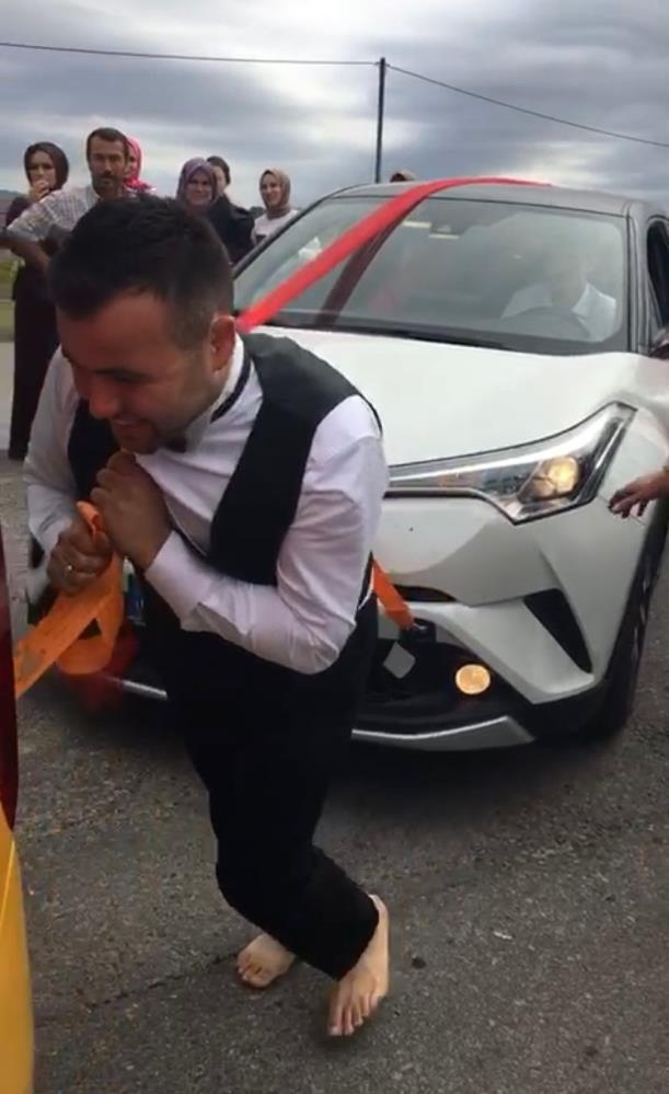 Damada gelin arabası çektirdiler