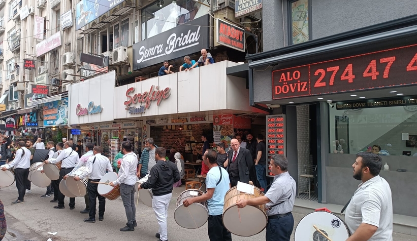 Davulcular oy kullanmaya çağırdı