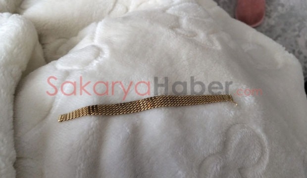 Dede yadigarı altınları çalan kadın hırsızlar kamerada