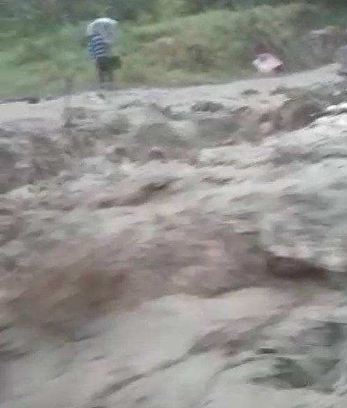 Dedeler'de sel sularına kapılan yaşlı adam kayboldu