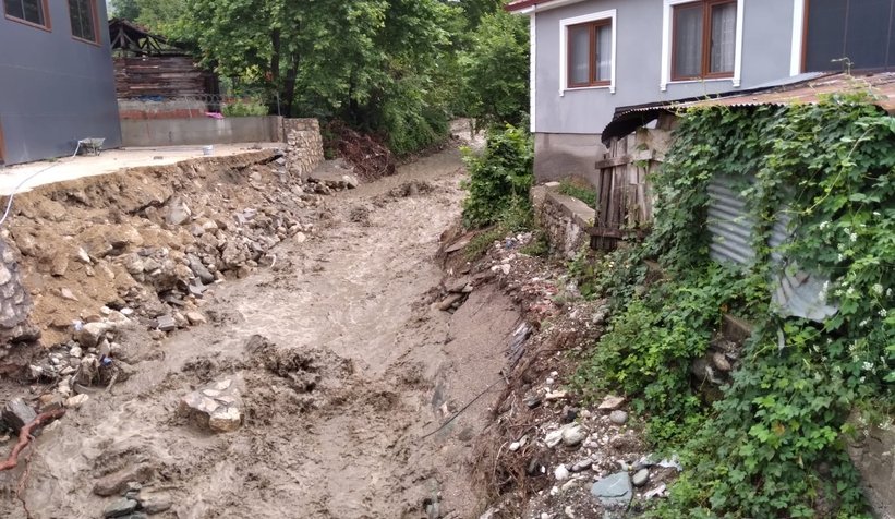 Dedeler'de sel sularına kapılan yaşlı adam kayboldu