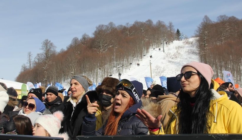 demet-akalin-dan-kartepe-de-5-derecede-konseretdkqnvwb1