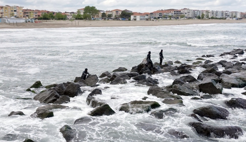 Denizde kaybolan Burak Emre'yi arama çalışmaları sürüyor