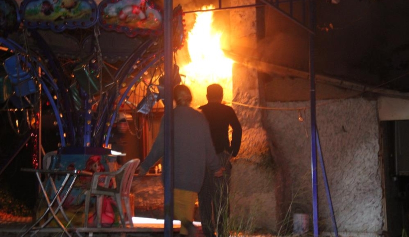 Depo alevlere teslim oldu