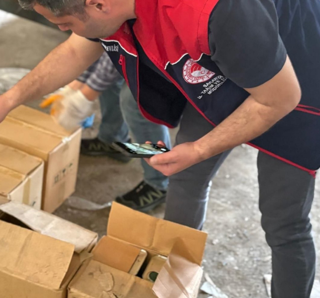 Depodan 2 bin 850 litre sahte yağ çıktı