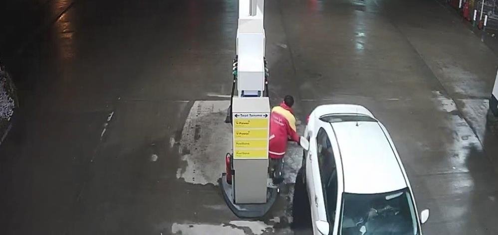 Deposunu doldurdu, parasını ödemeden kaçtı