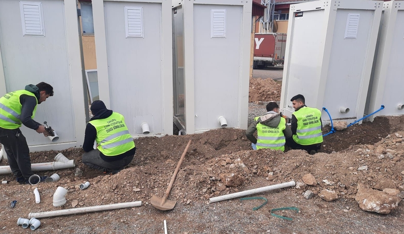 deprem-bolgesinde-gonullu-olarak-calisiyorlareudyeuz4tt