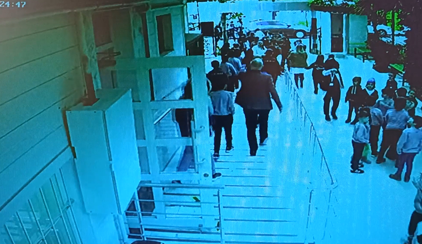 Depremde öğrenciler böyle tahliye edildi