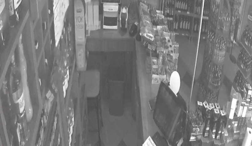 Depremin şiddeti kameralara böyle yansıdı