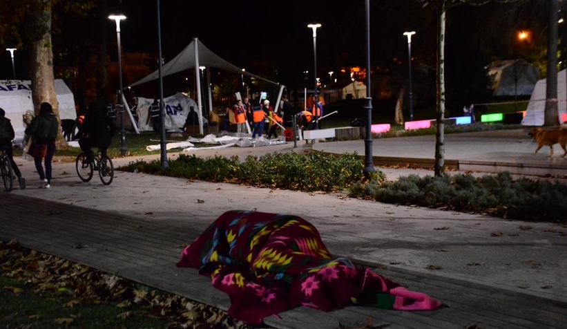 depremin-ustunden-24-saat-gecti-korkusu-hala-suruyornxbudlpsal