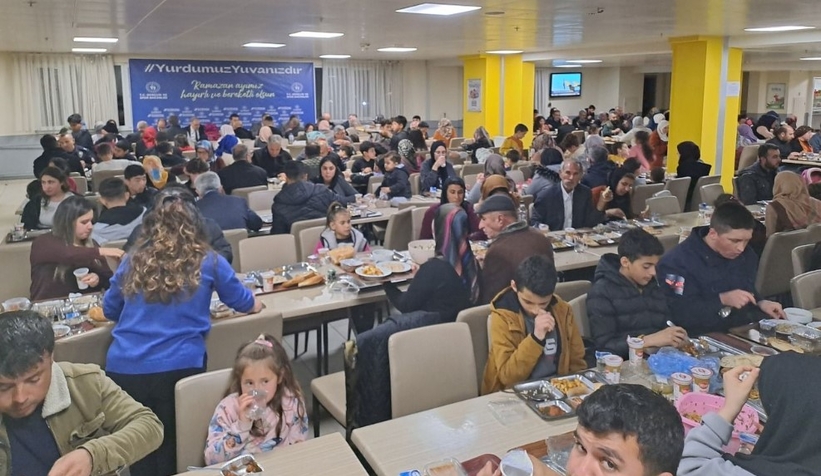 Depremzedelere iftar verildi