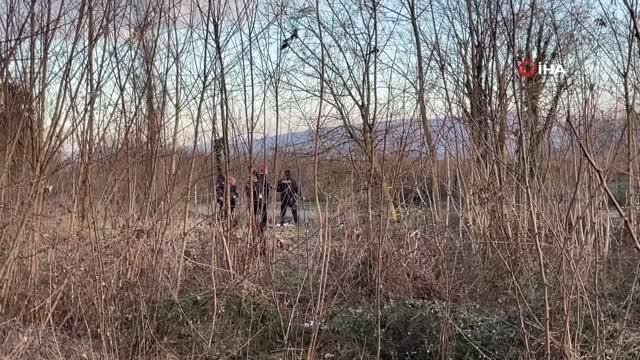 Dere kenarında oynayan çocuklar ceset buldu