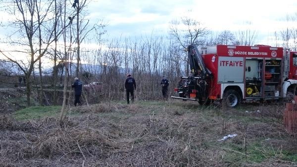 Dere kenarında oynayan çocuklar ceset buldu