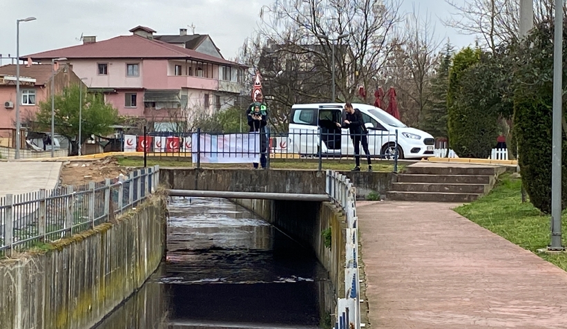 Dere simsiyah aktı, ekipler harekete geçti