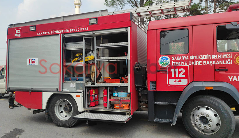 Dereye düşen işçiyi itfaiye kurtardı