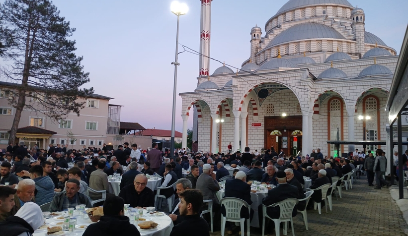 dernekkirinda-geleneksel-kadir-gecesi-iftariyjjhdmhkwm