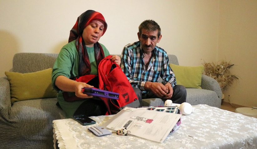 dershaneye-diye-evden-cikan-acelya-sirra-kadem-bastidkluwmheaw