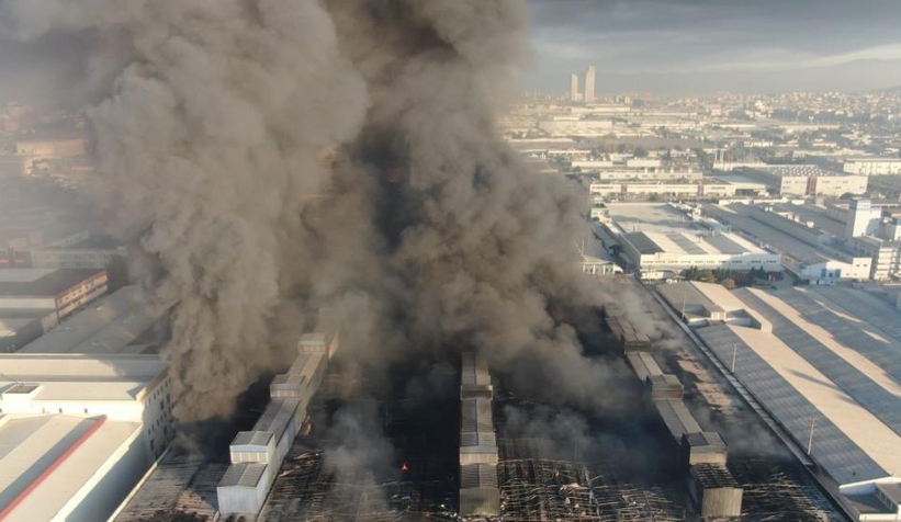 Dev fabrika küle döndü