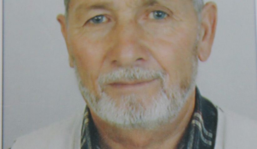 Devrilen traktörün altında can verdi