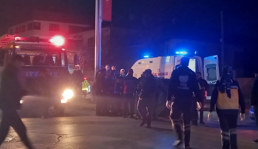 Devrilen UTV altında sıkıştılar !