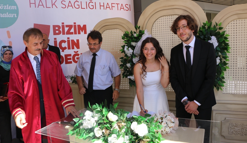 Dikkat çekmek için nihah kıydılar!