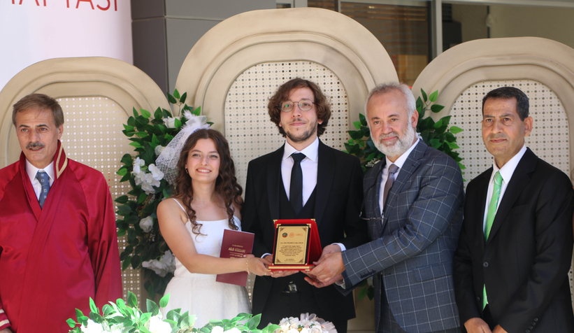 Dikkat çekmek için nihah kıydılar!